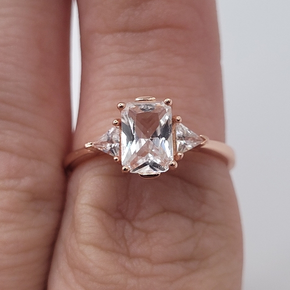 RoseGold plated 925 sterling silver ring with rectangular cut gem - Picture 11 of 16